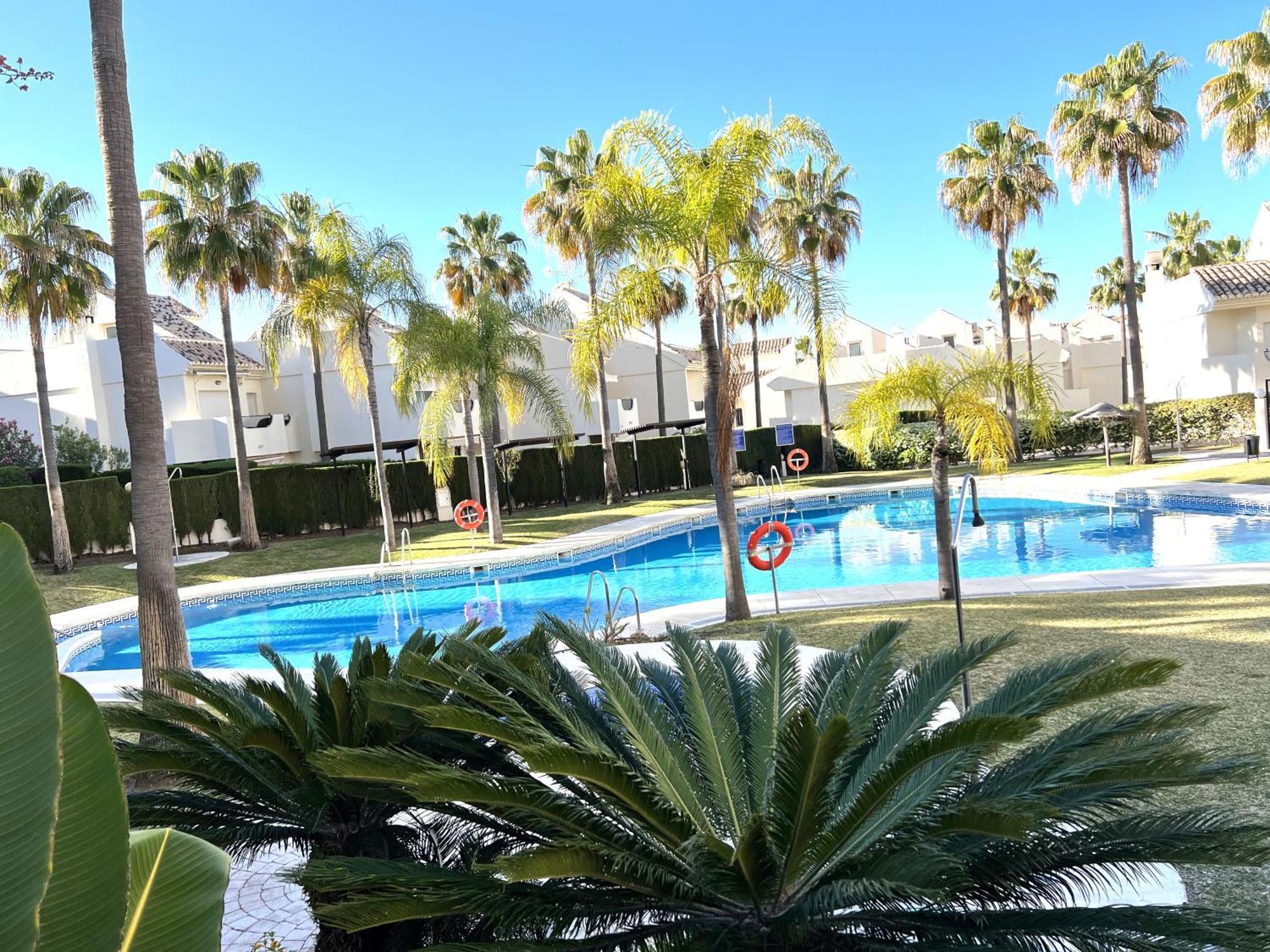 Stylish Townhouse In Beachfront Complex Marbella Exterior foto