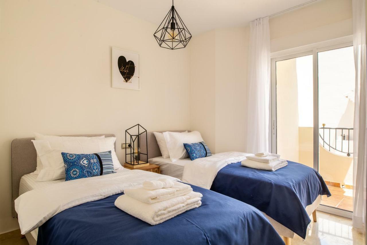 Stylish Townhouse In Beachfront Complex Marbella Exterior foto